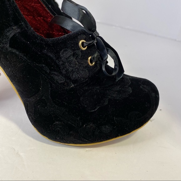 Irregular Choice “JINGLE” black velveteen with resin Santa HEELS size 7 Rare - Picture 12 of 13